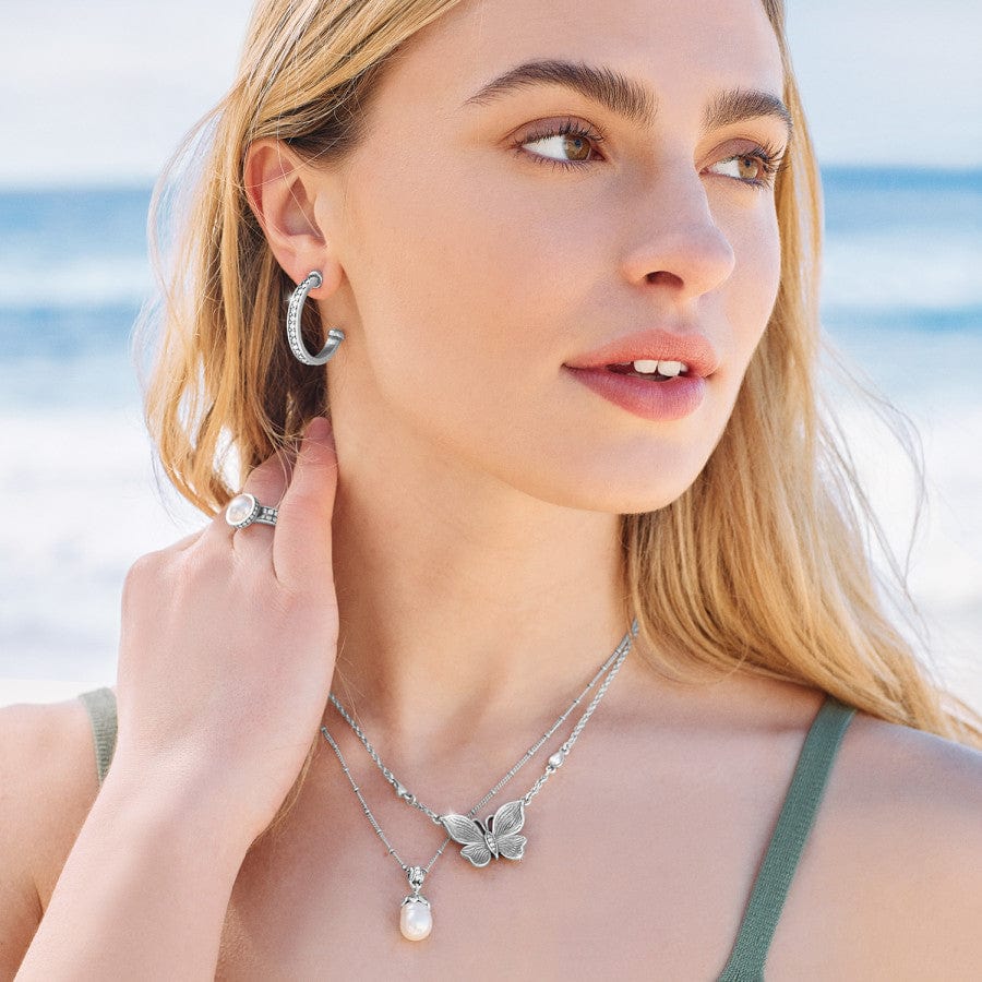 Model wearing Brighton Everbloom silver pearl drop necklace
