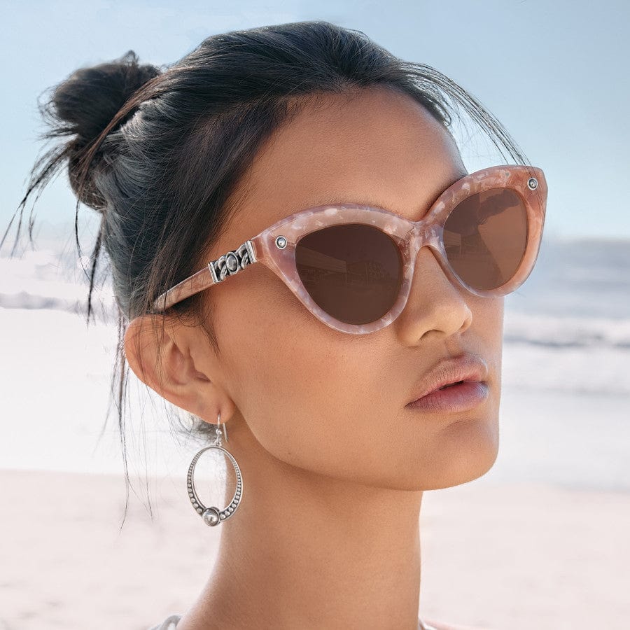 Model wearing Brighton Pretty Tough Chain sunglasses