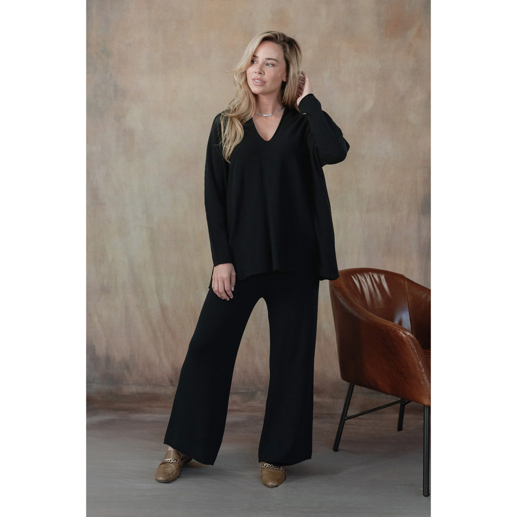 Cobblestone Cleo Sweater Pants in Black